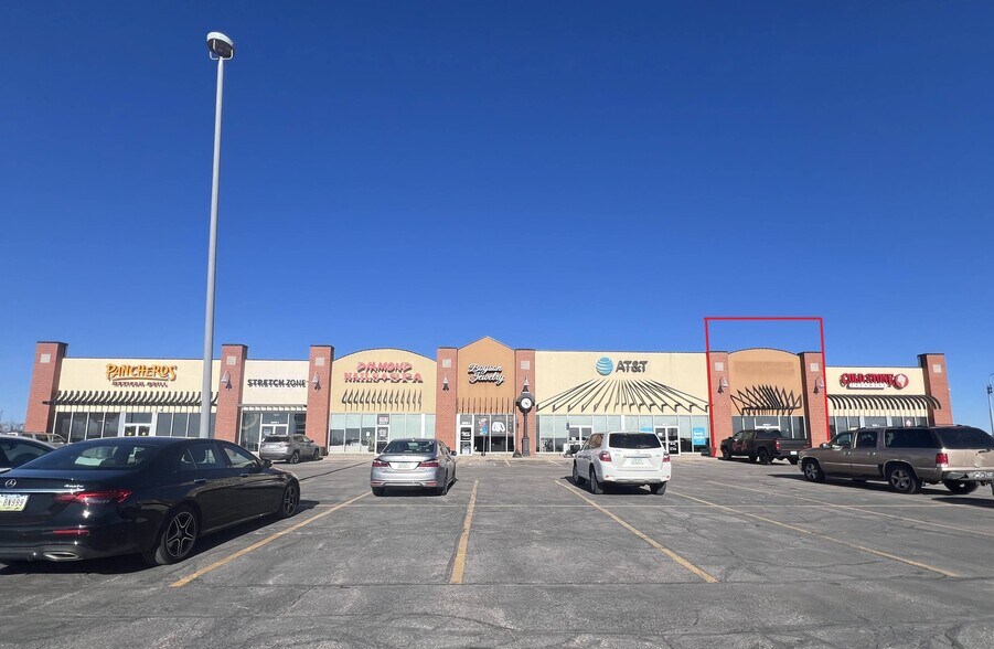 Primary Photo Of 4701 SE 1st Ave, Cedar Rapids General Retail For Lease