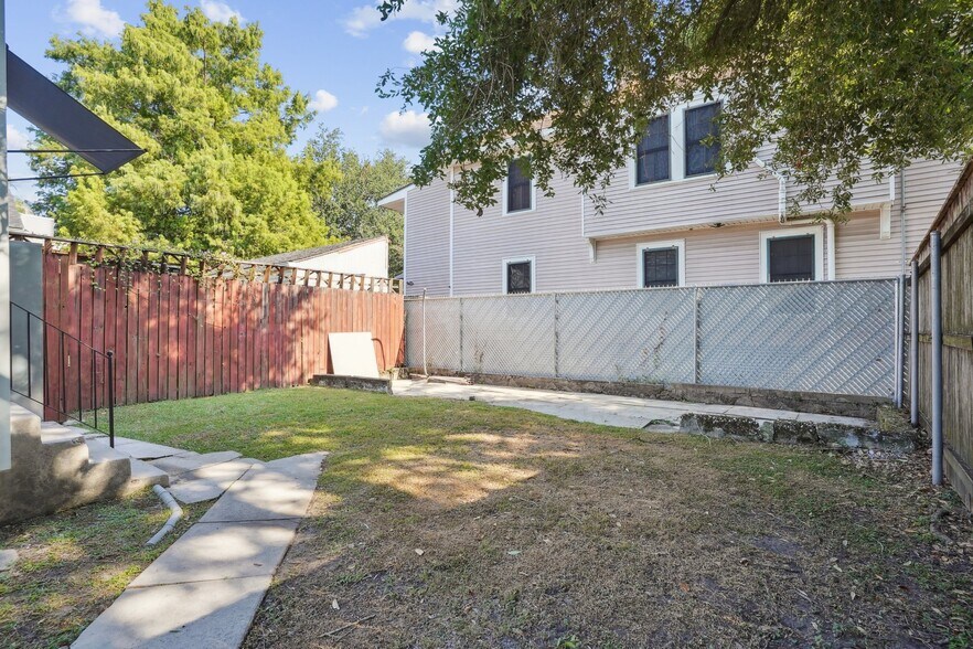 More Photos Of 4705 Iberville St, New Orleans Office For Sale