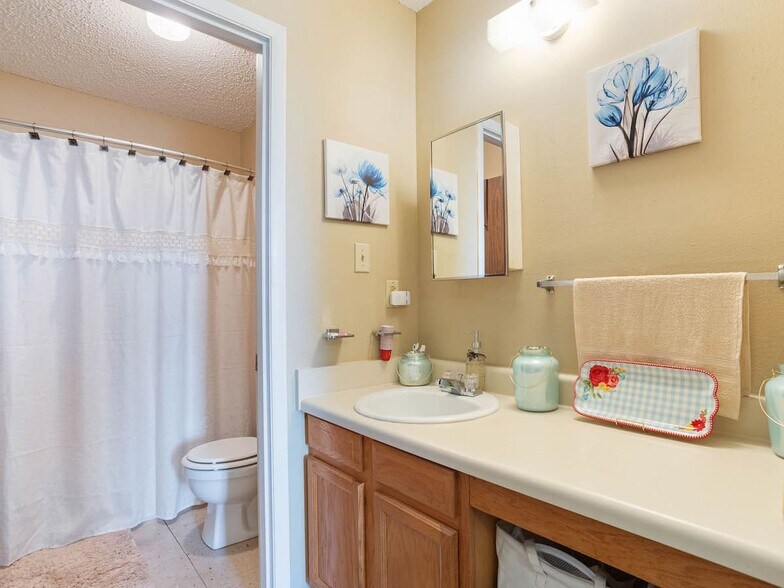 More Photos Of 100 Village Sq, Russellville Apartments For Sale