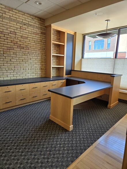More Photos Of 408-410 Central Ave, Faribault Storefront Retail Residential For Lease