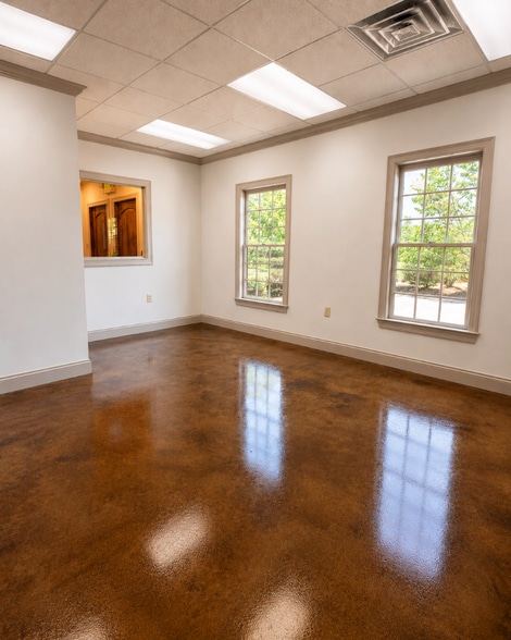 More Photos Of 1000 Southlake Park, Birmingham Office Residential For Sale