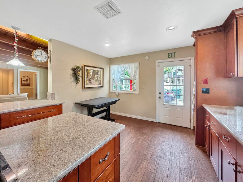 More Photos Of 7736 Sugar Dr, Huntington Beach Apartments For Sale