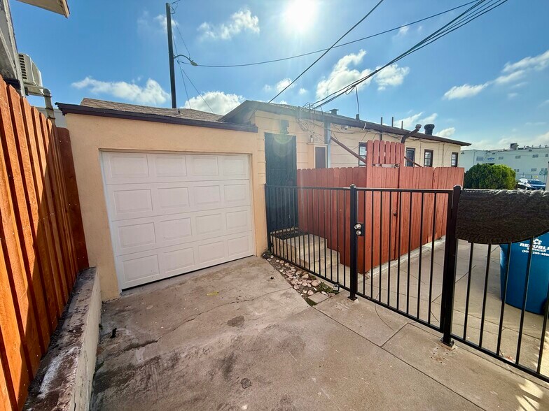 More Photos Of 107 W Fairview Blvd, Inglewood Medical For Lease