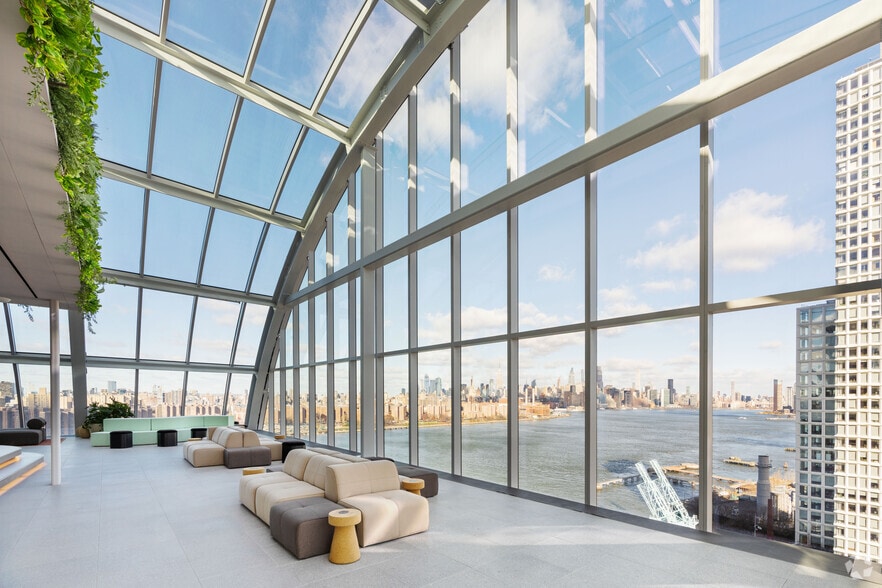 More Photos Of 300 Kent Ave, Brooklyn Office For Lease