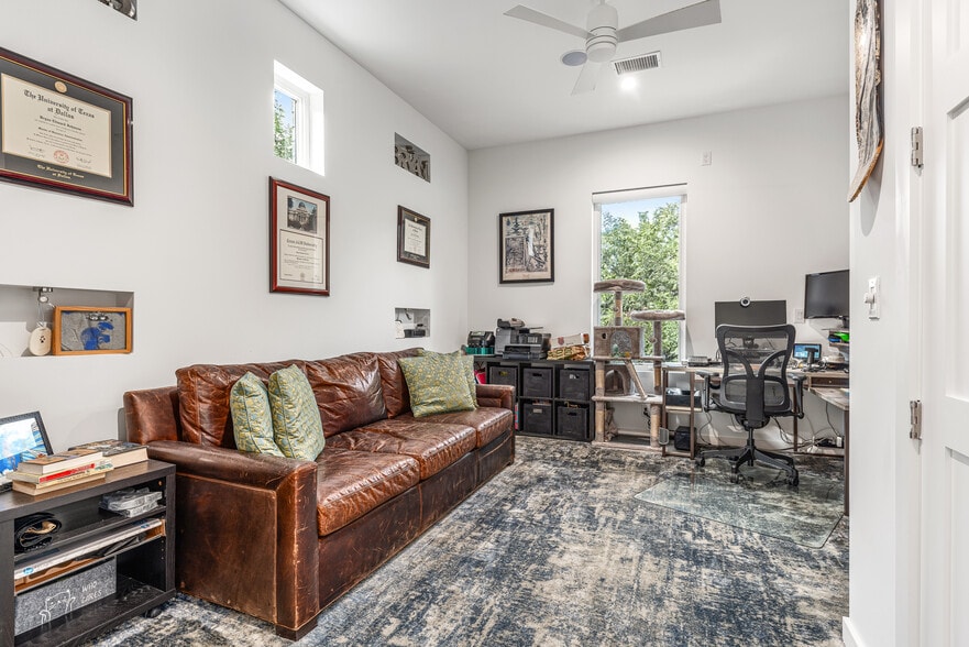 More Photos Of 4798 Iberia Ave, Dallas Office For Sale