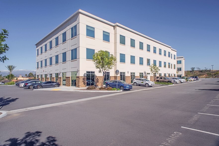 More Photos Of 18-68 Rio Rancho Rd, Pomona Unknown For Lease