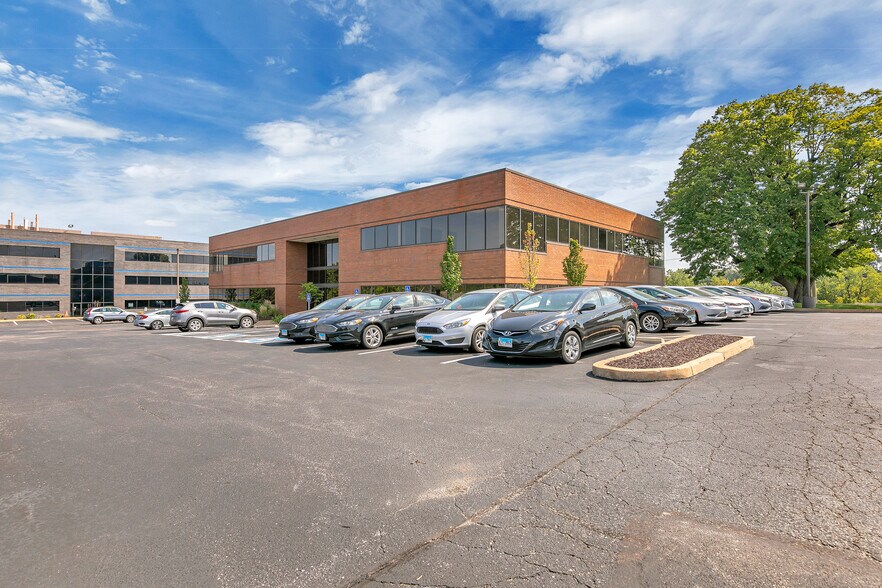 More Photos Of 11132 S Towne Sq, Saint Louis Office For Lease