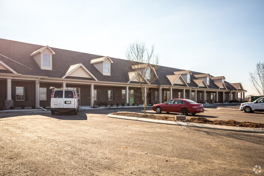 More Photos Of 1528 Hunt Club Blvd, Gallatin Office For Lease