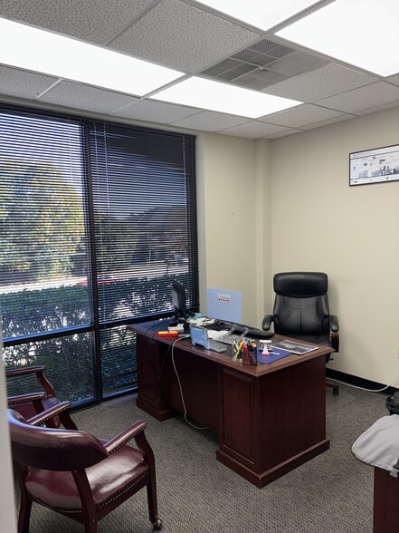 More Photos Of 330 Pelham Rd, Greenville Office For Lease