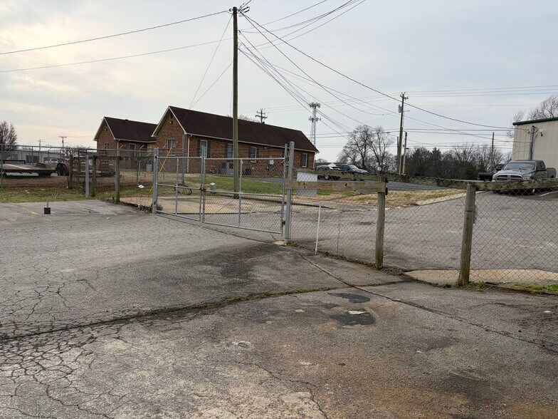 More Photos Of 1354 W College St, Murfreesboro Flex For Lease