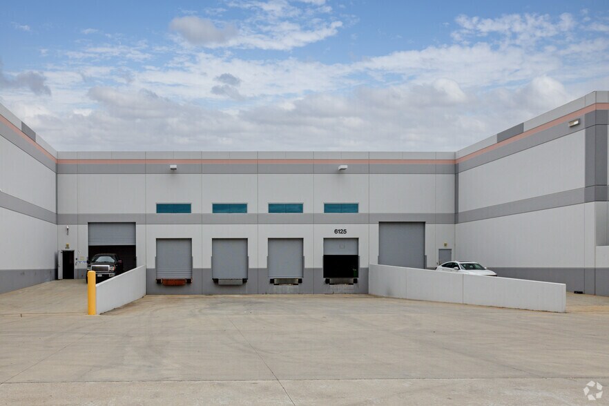 More Photos Of 6122-6182 Katella Ave, Cypress Manufacturing For Lease