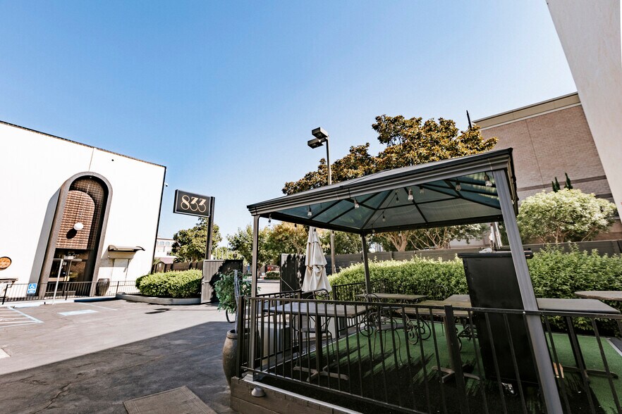 More Photos Of 833 10th St, Modesto Storefront Retail Office For Sale