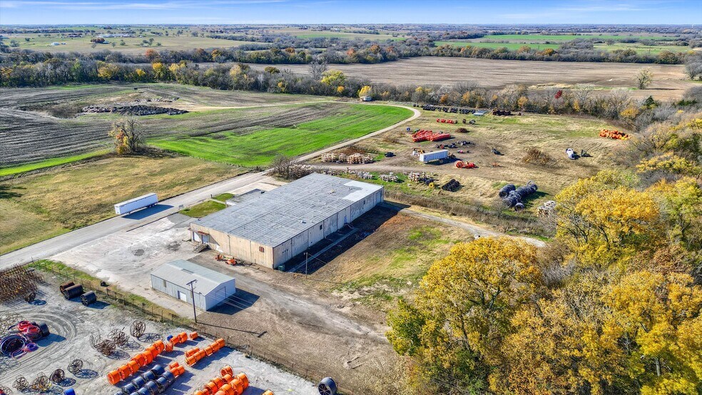 More Photos Of 1411 Southland Dr, Gainesville Flex For Sale