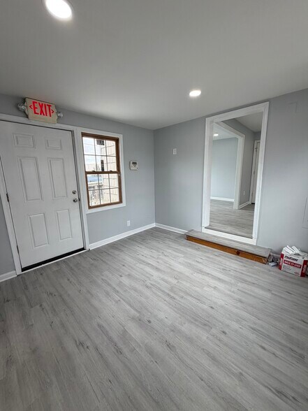 More Photos Of 13801 Brandywine Rd, Brandywine General Retail For Lease