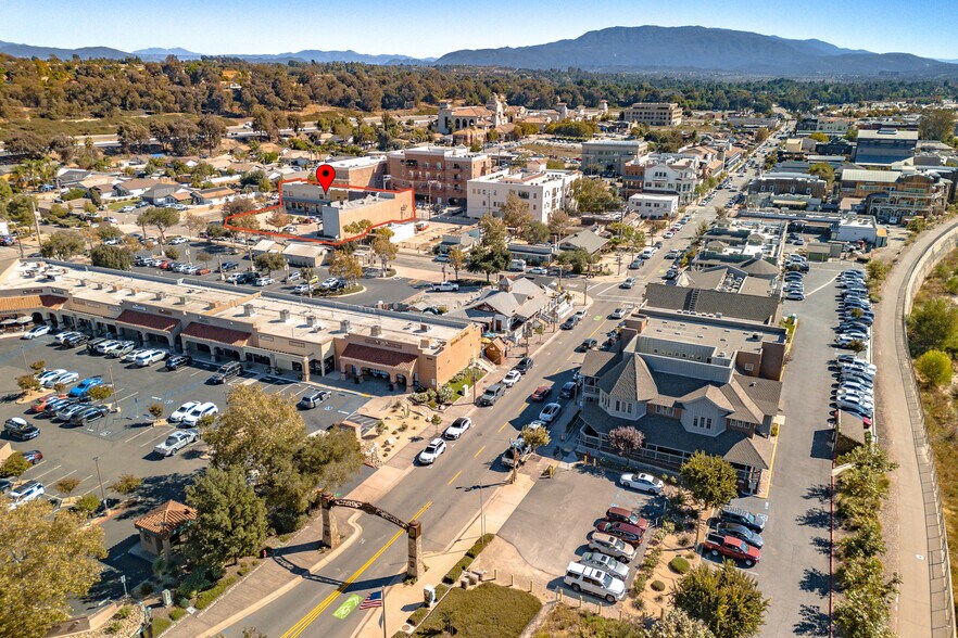 More Photos Of 41920 6th St, Temecula Storefront For Sale