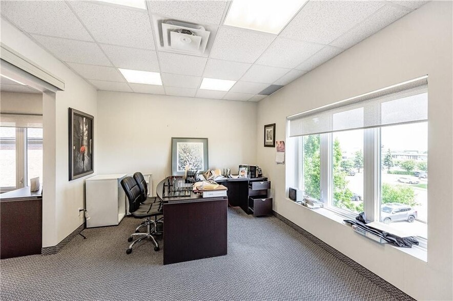 More Photos Of 2904 South Sheridan Way, Oakville Medical For Lease