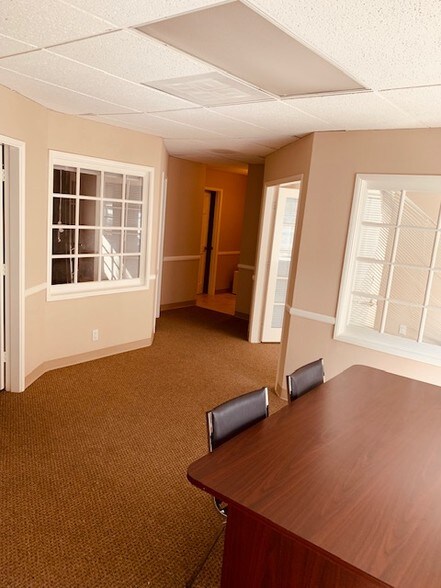 More Photos Of 300-302 N Tustin Ave, Santa Ana Office For Lease