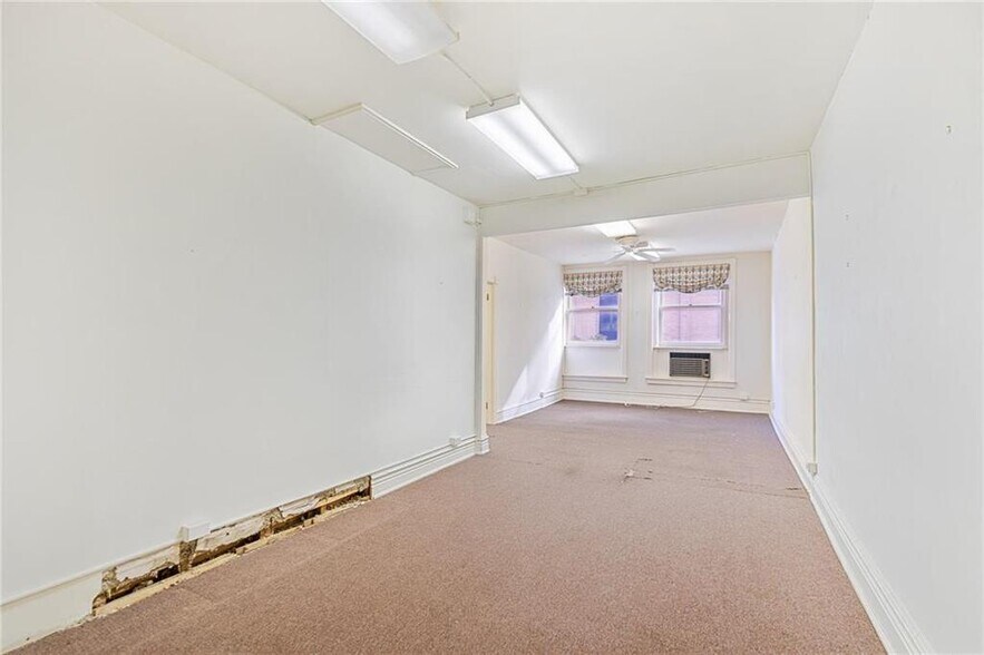 More Photos Of 911 W Hamilton St, Allentown Storefront Retail Office For Sale