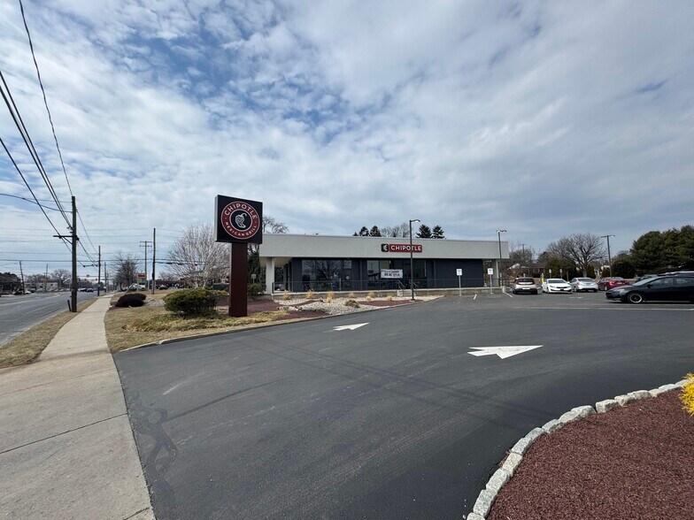 More Photos Of 2555 Easton Ave, Bethlehem Restaurant For Sale