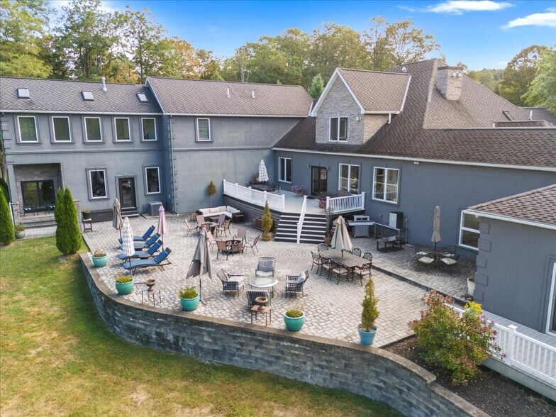 More Photos Of 3533 PA 2012, Union Dale Specialty For Sale