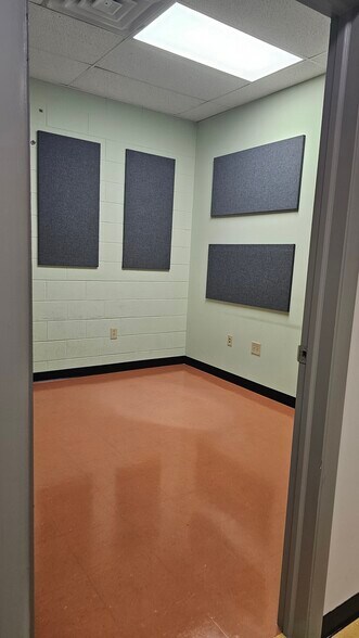 More Photos Of 2420 Grenoble Rd, Richmond Light Manufacturing For Sale