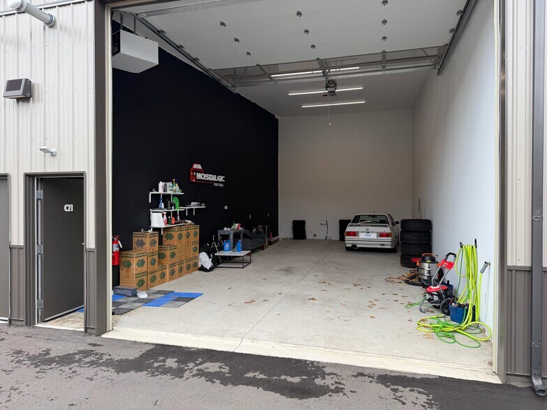 More Photos Of 1641 Balian Rd, Waterford Self Storage For Sale