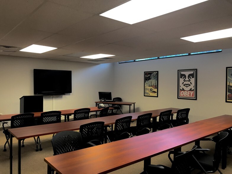 More Photos Of 10101 Academy Rd, Philadelphia Medical For Lease