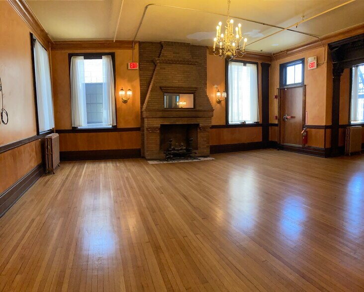 More Photos Of 318-320 Pearl St, Buffalo Storefront Retail Office For Lease