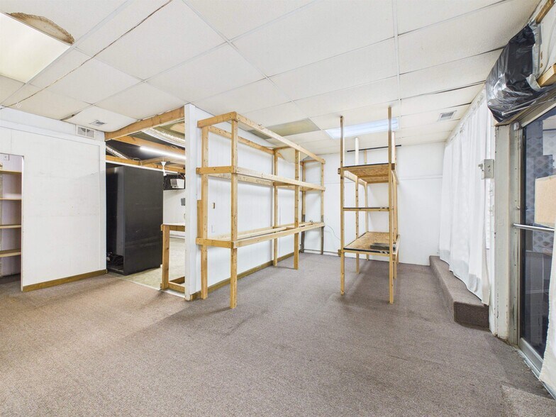 More Photos Of 123 S 3rd St, Ironton Storefront Retail Office For Sale