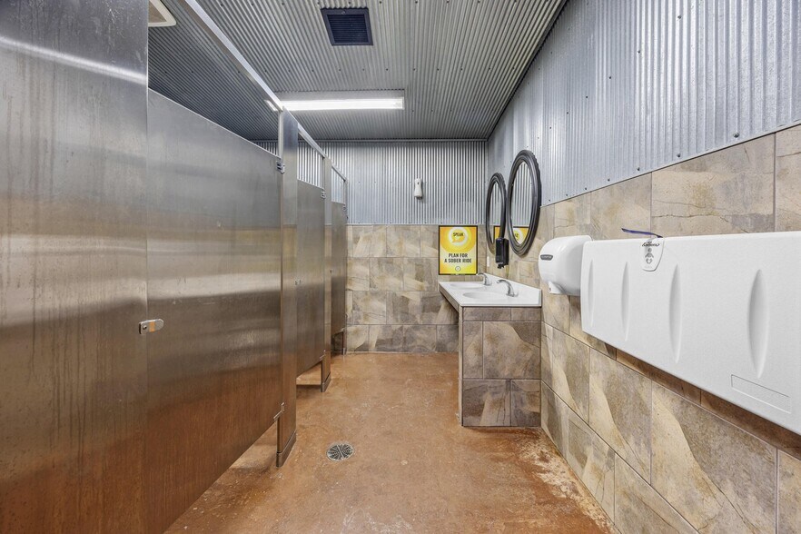 More Photos Of 511 Fergus Ave, Erhard Restaurant For Sale