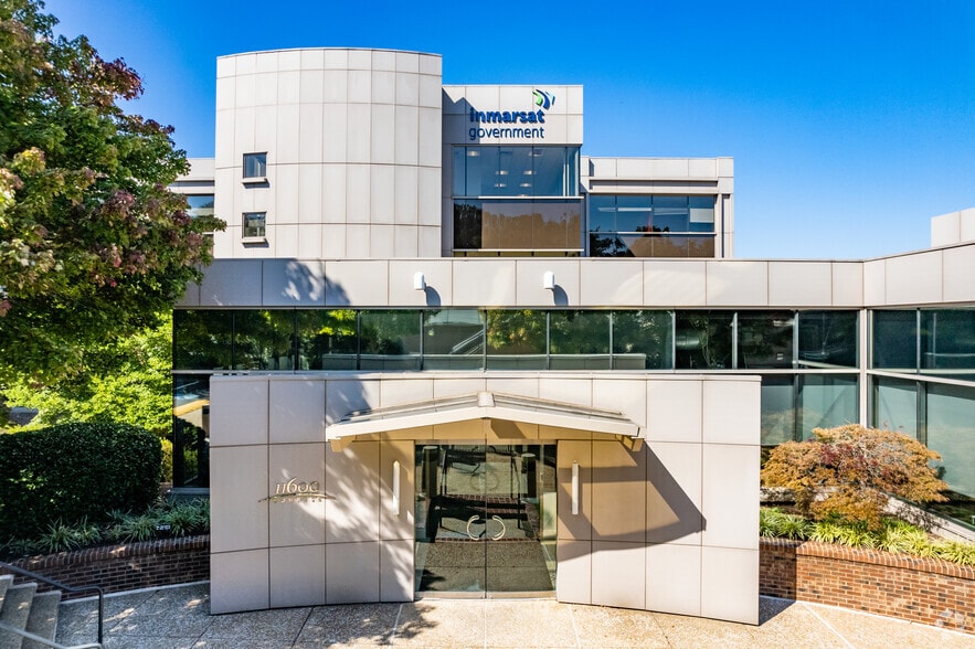 More Photos Of 11600 Sunrise Valley Dr, Reston Office For Lease