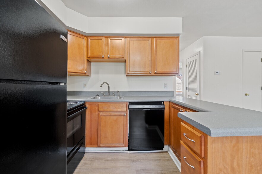 More Photos Of 1705 Chestnut St, Portsmouth Apartments For Sale