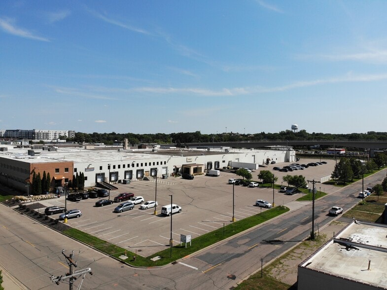 Primary Photo Of 125-175 Jackson Ave N, Hopkins Light Distribution For Lease