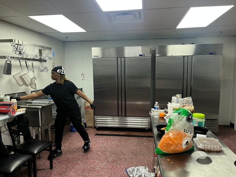 More Photos Of 155 N 5th St, Columbus Restaurant For Lease