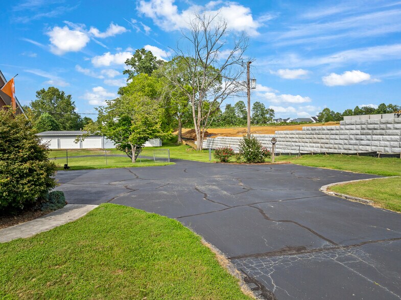 More Photos Of 3320 Bakertown Rd, Knoxville Multifamily For Sale