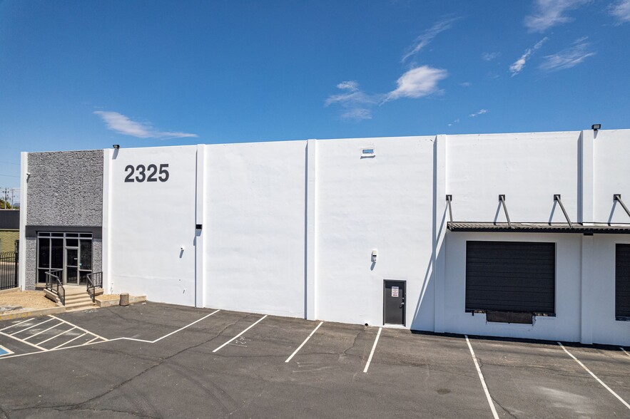 Primary Photo Of 2325 W Cypress St, Phoenix Warehouse For Lease