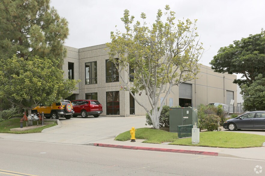More Photos Of 7765 Arjons Dr, San Diego Manufacturing For Lease