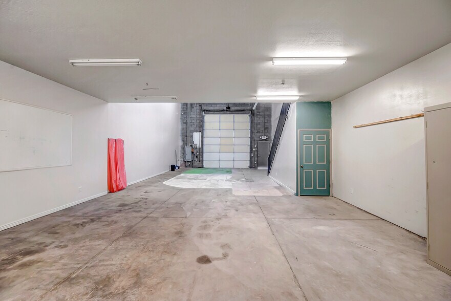 More Photos Of 4521 E Jensen St, Mesa Light Manufacturing For Lease