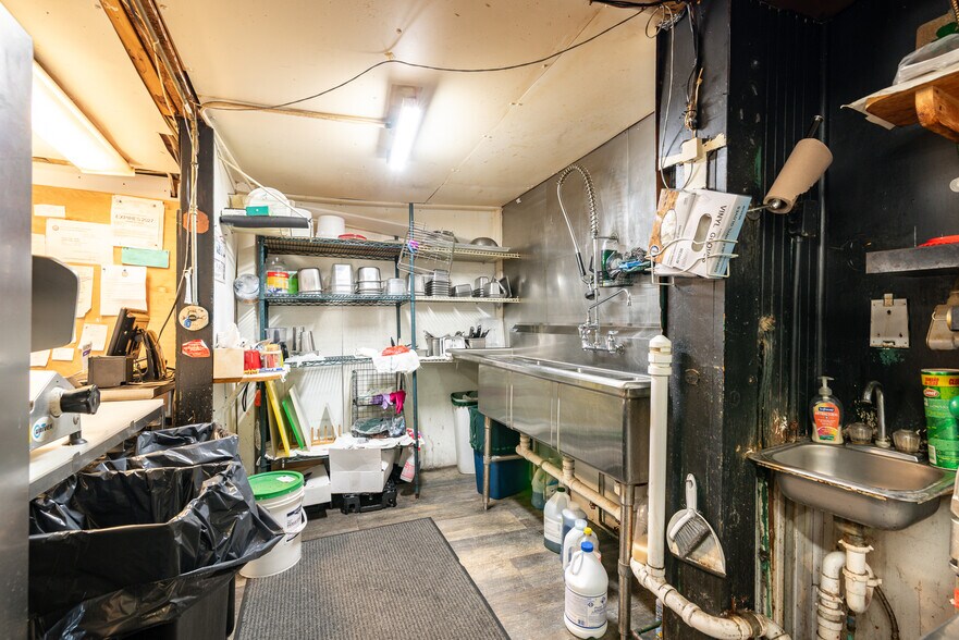 More Photos Of 65 Henry Law Ave, Dover Restaurant For Sale
