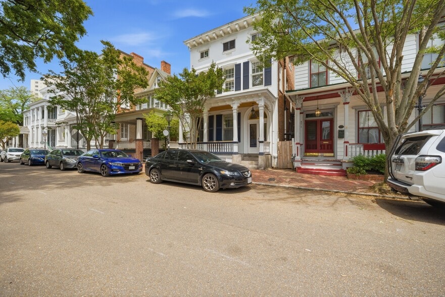 More Photos Of 367 Middle St, Portsmouth Apartments For Sale