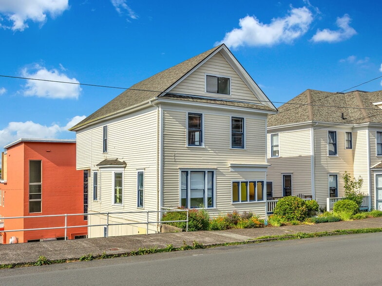More Photos Of 1178 Franklin Ave, Astoria Office For Sale