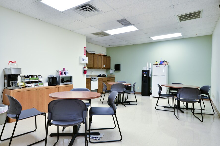 More Photos Of 1145 N Sunrise Greetings Ct, Bloomington Office For Sale