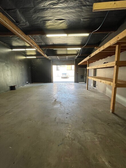 More Photos Of 20620-20622 Superior St, Chatsworth Warehouse For Lease