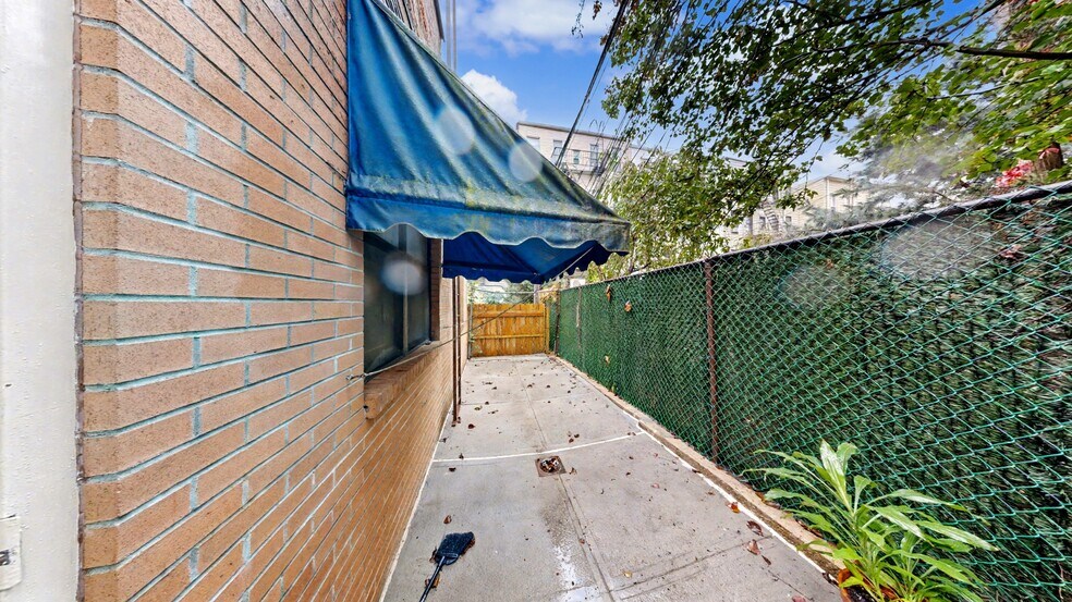 More Photos Of 146 Norman Ave, Brooklyn Apartments For Lease