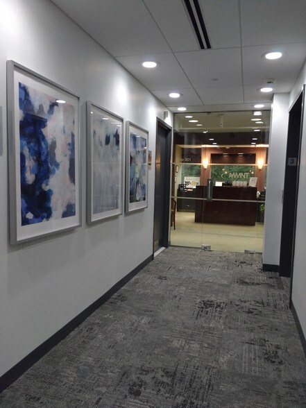 More Photos Of 160 Chapel Rd, Manchester Office For Lease