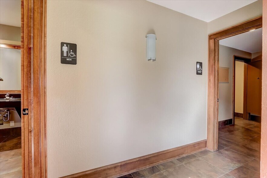 More Photos Of 800 S Main St, Lake Mills Sports And Entertainment For Sale