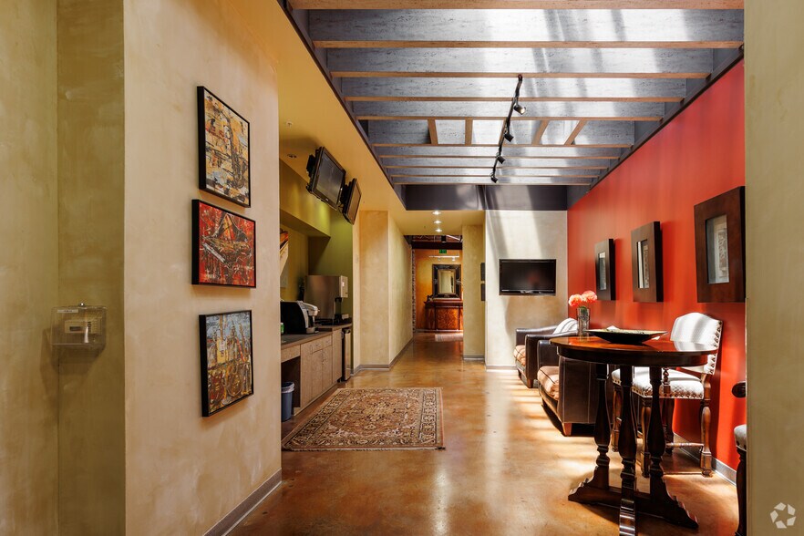 More Photos Of 1000 Texan Trl, Grapevine Office For Lease