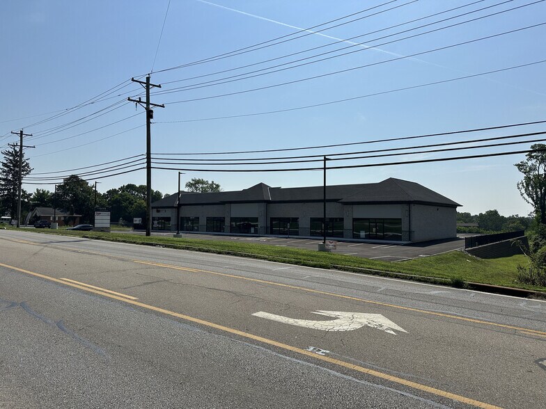 More Photos Of 9774 Cincinnati Columbus Rd, West Chester Storefront For Lease