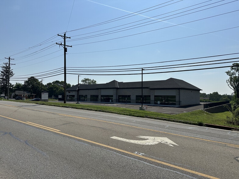 More Photos Of 9774 Cincinnati Columbus Rd, West Chester Storefront For Lease