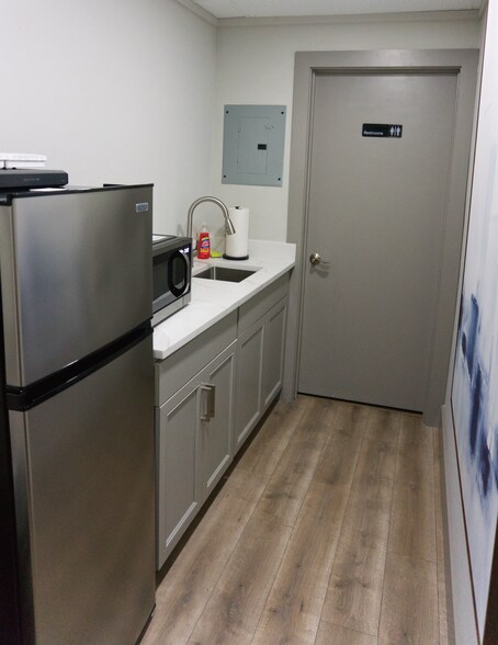 More Photos Of 828 SE 8th Ave, Deerfield Beach Medical For Sale